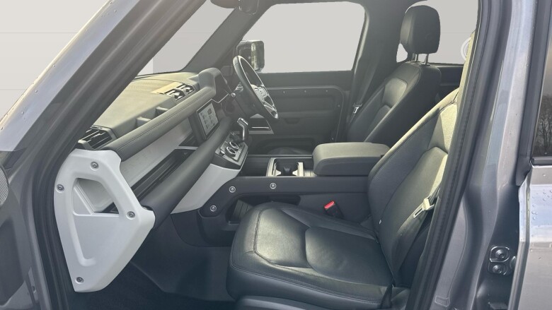 Land Rover Defender 3.0 D250 X-Dynamic SE 110 5dr Auto Diesel Estate